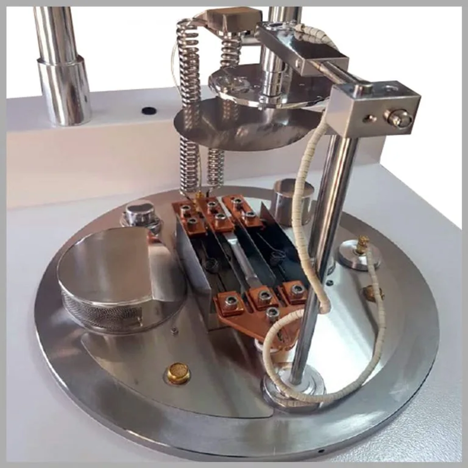 Vac Thermal Evaporator DTT In Vac Thermal Evaporator DTT In